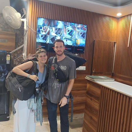Hotel Gs Amritsar 200 Mtr From Golden Temple Exteriör bild