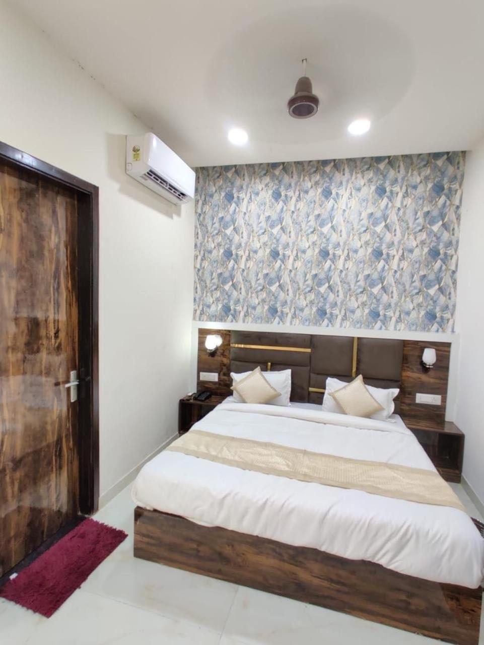 Hotel Gs Amritsar 200 Mtr From Golden Temple Exteriör bild