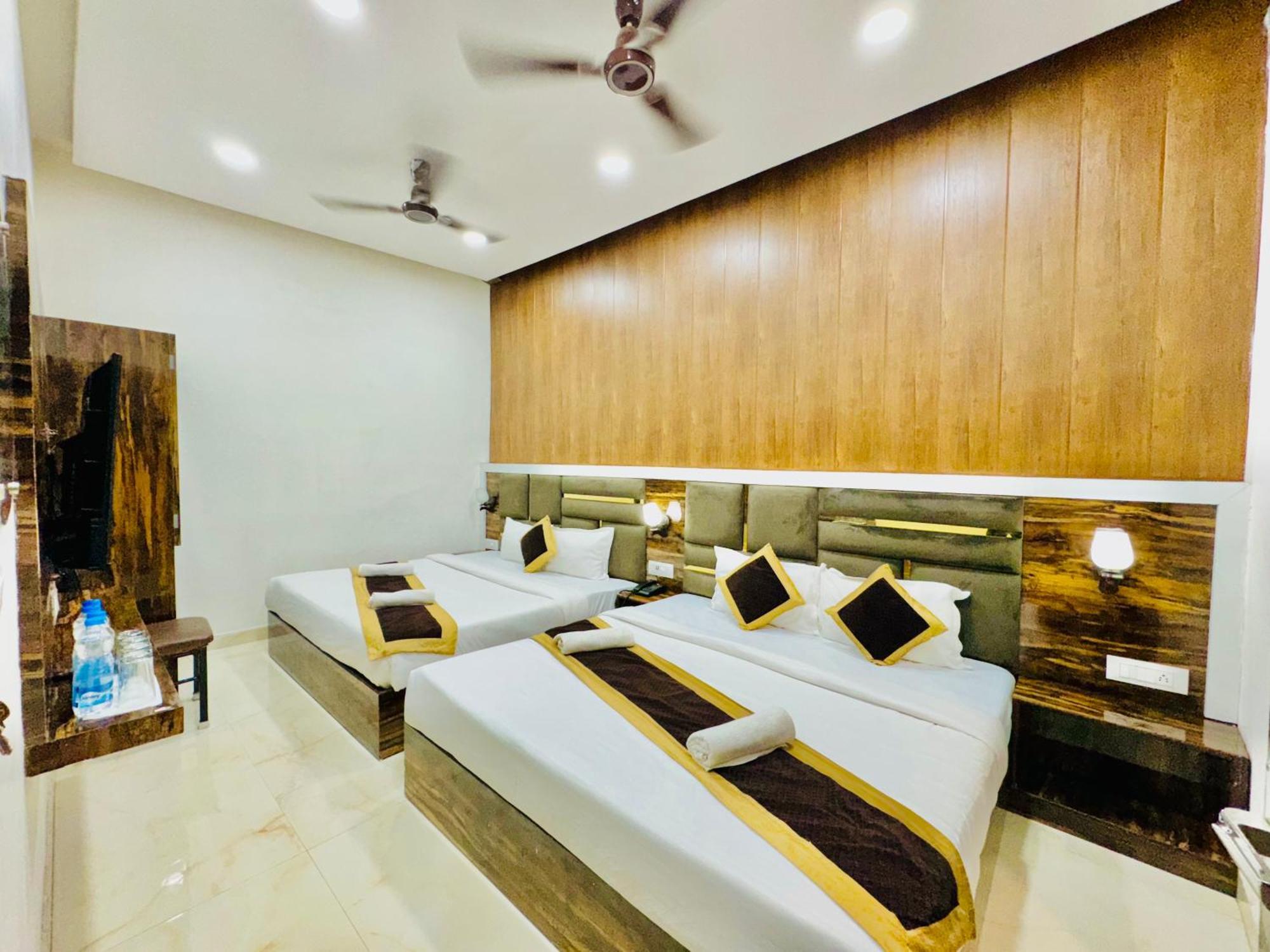 Hotel Gs Amritsar 200 Mtr From Golden Temple Exteriör bild