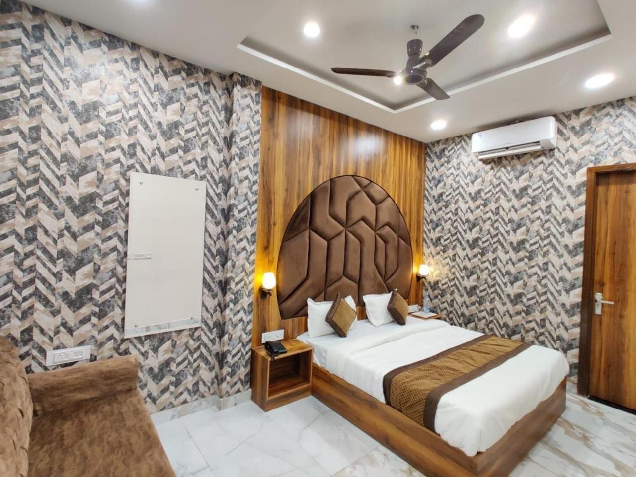 Hotel Gs Amritsar 200 Mtr From Golden Temple Exteriör bild