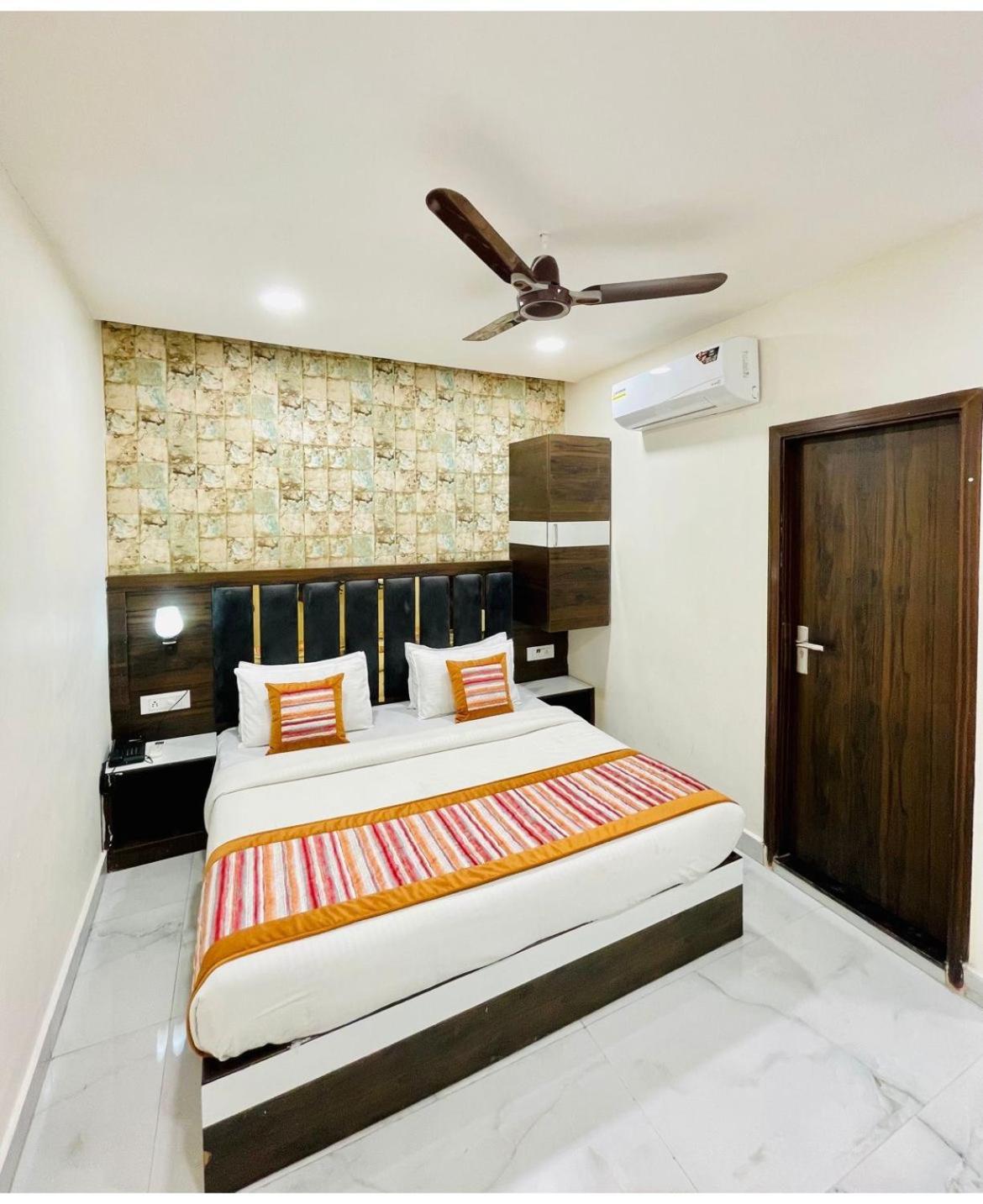Hotel Gs Amritsar 200 Mtr From Golden Temple Exteriör bild