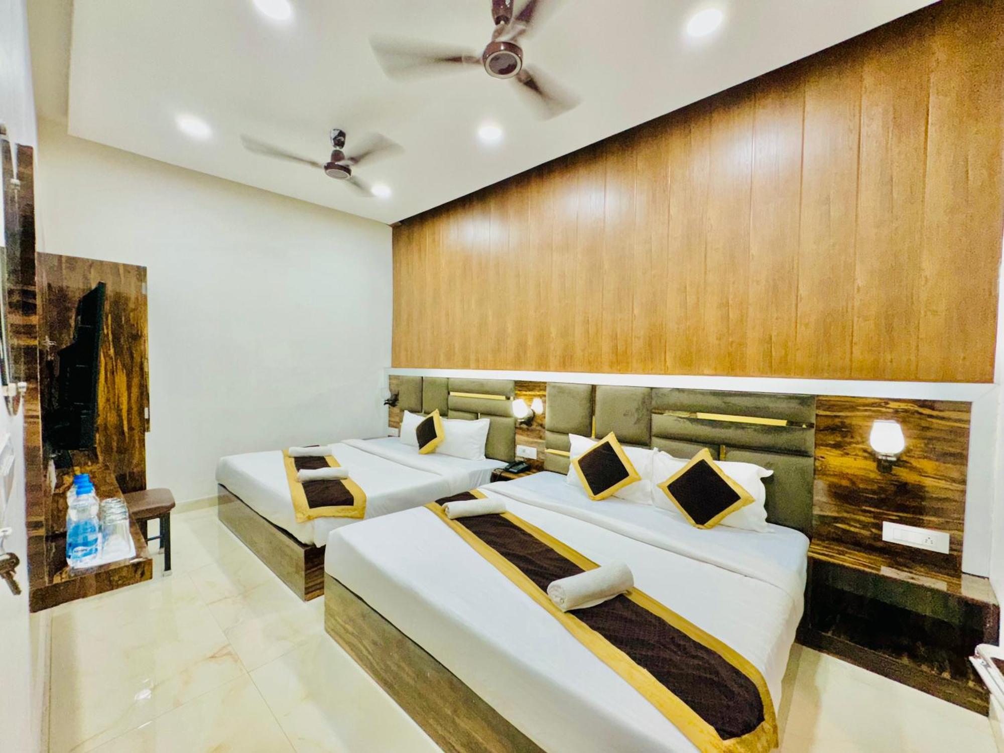 Hotel Gs Amritsar 200 Mtr From Golden Temple Exteriör bild